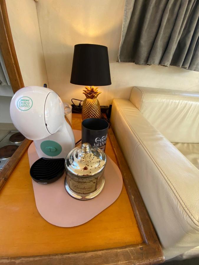 - Divali - Duerme En Un Confortable Yate En Barcelona Hotel Sant Adrià de Besòs Eksteriør billede